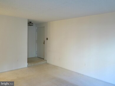 10214 Bushman Dr unit 103, Oakton, VA 22124 - photo 3
