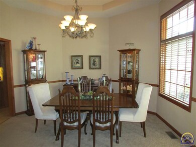 4032 SW Lincolnshire Rd, Topeka, KS 66610 - photo 5