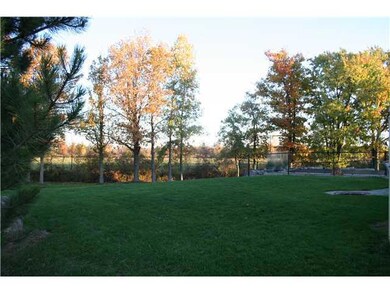 6958 Goldfinch Ct, North Tonawanda, NY 14120 - photo 3