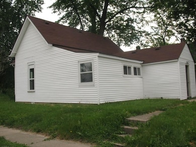 1131 W 1st St, Anderson, IN 46016 - photo 2
