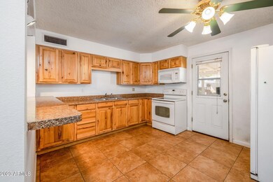 9-web-or-mls-10502 E Boulder Dr
