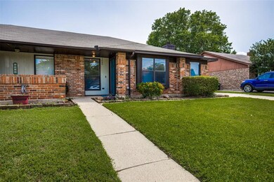 2432 Oakmont Dr, Bedford, TX 76022 - photo 3