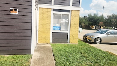 12511 Ashford Meadow Dr unit C, Houston, TX 77082 - photo 3