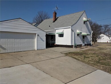 860 E 305th St, Willowick, OH 44095 - photo 3