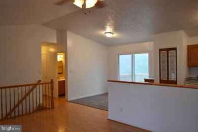 501 Tulip Poplar Dr, Linden, VA 22642 - photo 6