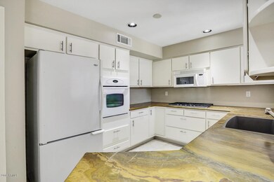 13549-West-Pavillion-Drive-28