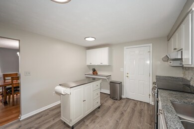 77 Mckenna Dr, Nashua, NH 03062 - photo 6