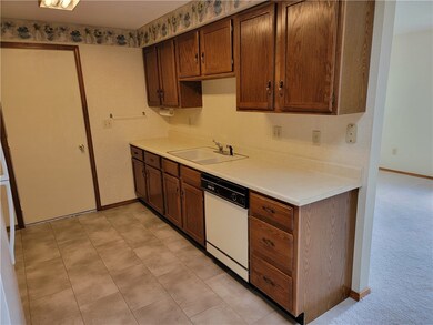 406 W Saint Louis Ave unit B, Effingham, IL 62401 - photo 5