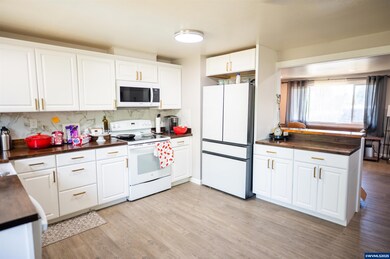 36046 Riverside Dr SW, Albany, OR 97321 - photo 7