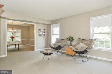 7810 Valleyfield Dr, Springfield, VA 22153 - photo 6