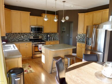 655 Highbury Court Kitchen2