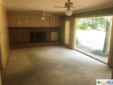 628 W San Antonio St, San Marcos, TX 78666 - photo 3