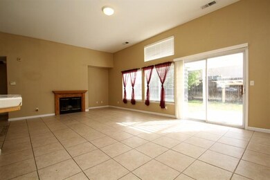 122 N Cypress Ave, Fresno, CA 93727 - photo 6