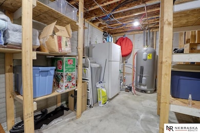 215 W 6th St, Wilber, NE 68465 - photo 2