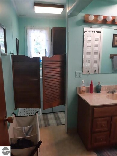 2262 W Engel Rd, West Branch, MI 48661 - photo 2