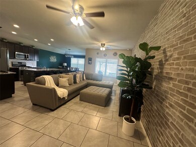 Open family kitchen combo