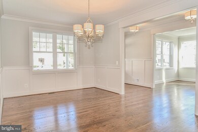 1017 Cottage St SW, Vienna, VA 22180 - photo 3