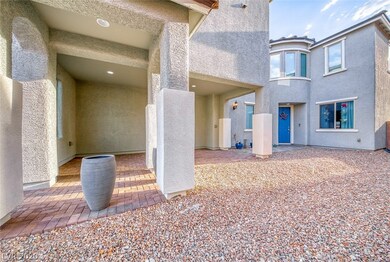 Exterior Front Courtyard