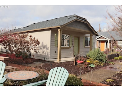 3023 Hummingbird Ln, Eugene, OR 97405 - photo 3