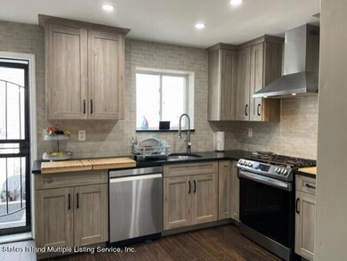 18 Guinevere Ln, Staten Island, NY 10310 - photo 3