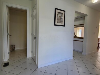 2089 Tamarin Dr unit 10D, Columbus, OH 43235 - photo 5