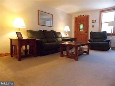 363 Westpark Ln, Clifton Heights, PA 19018 - photo 4