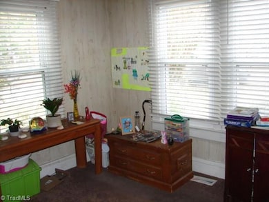 135 West St, Asheboro, NC 27205 - photo 6