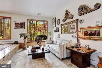 4628 Roundhill Rd, Ellicott City, MD 21043 - photo 4