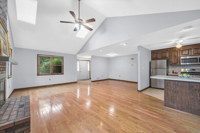 123 Oldefield Farms unit 123, Enfield, CT 06082 - photo 4