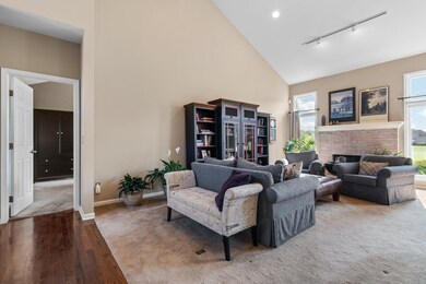 39-web-or-mls-APH03397