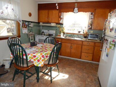 87 Peterman Rd, Pottstown, PA 19465 - photo 2