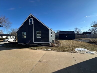 New Windows, Siding, Lighting.New Garage Door. Roo