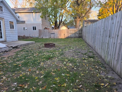 1510 W 2nd St, Dixon, IL 61021 - photo 3