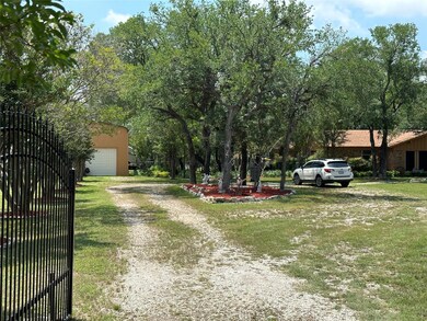 1120 Tennison Rd, Azle, TX 76020 - photo 2