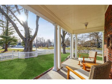 618 W 11th St S, Newton, IA 50208 - photo 2