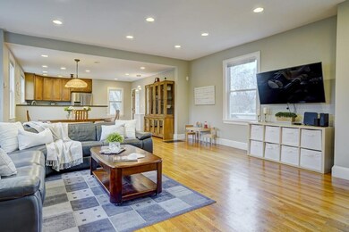 7 Munroe St unit 1, Newtonville, MA 02460 - photo 4