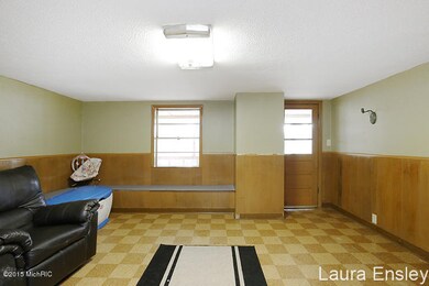 231 E Beech St, Cedar Springs, MI 49319 - photo 6