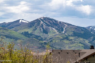 3_Lot-View_high_3677596