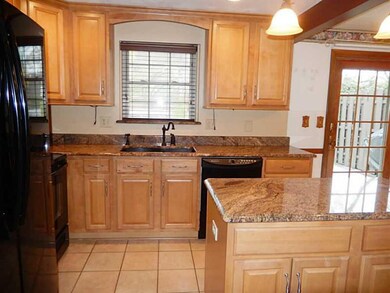 Kitchen. Fully equipped kitchen with great counter