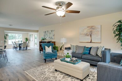 04_9703_W_Redwood_Dr__004_mls