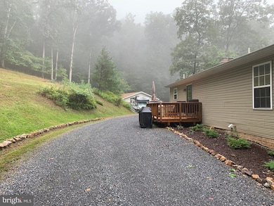 263 Boiling Springs Ct, Gerrardstown, WV 25420 - photo 5