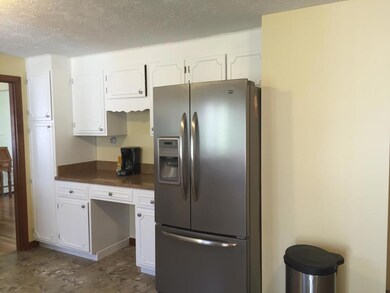 11 Valleyview Dr, MerriMacK, NH 03054 - photo 3