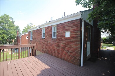 Large deck off the side kitchen door!