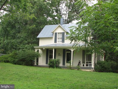 8582 Springs Dr, Warrenton, VA 20186 - photo 2