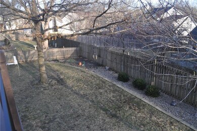 8545 Oakview Dr, Lenexa, KS 66215 - photo 7