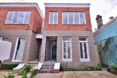 Regency style townhouse in fabulous Uptown locatio