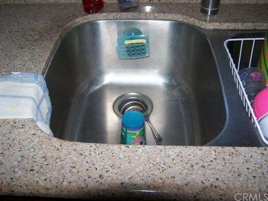 DUAL STAINLESS STEEL KITCHEN SINK WITH GRANITE COU