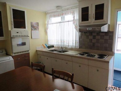 305 5th Ave, Troy, NY 12182 - photo 5