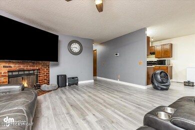 07-Living Room-DW-2408-Edit