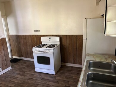 210 Short 10th St, Beaver Falls, PA 15010 - photo 7